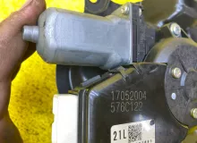 Доводчик двери TOYOTA TANK/ROOMY/THOR/JUSTY 2017/Цвет S28 85006B2031 M900A/M910A/M900S/M910S/M900F/M910F 1KRFE, задний левый