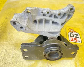 Подушка двигателя NISSAN