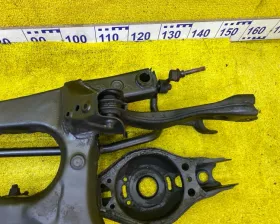 Задняя балка TOYOTA