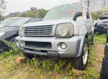 Решетка радиатора SUZUKI JIMNY WIDE/JIMNY 1998/Цвет Z2S 7211181AA10CB JB33W/JB43W G13B, передняя
