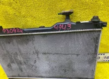 Радиатор основной TOYOTA NOAH/ESQUIRE/VOXY 2014/Цвет 070 1640037280 ZRR85G/ZRR85W/ZRR85/ZRR80G/ZRR80/ZRR80W/ZWR80/ZWR80G/ZWR80W 3ZRFAE, передний