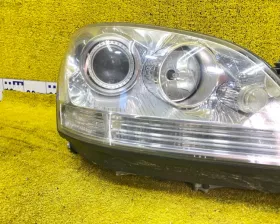 Фара Mercedes-Benz