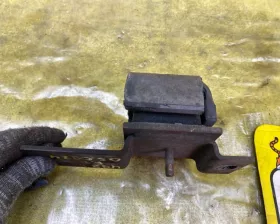 Подушка двигателя ISUZU
