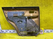 Обшивка дверей TOYOTA LAND CRUISER/LAND CRUISER CYGNUS 1999 6763060540E0 UZJ100/UZJ100L/UZJ100/FZJ100/FZJ105/HDJ100/HDJ100L/HDJ101/HDJ101K/HZJ105/HZJ105L 2UZFE, задняя правая