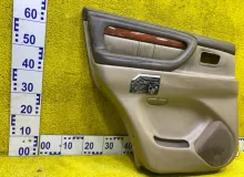 Обшивка дверей TOYOTA LAND CRUISER/LAND CRUISER CYGNUS 1999 6764060540 UZJ100/UZJ100L/UZJ100/FZJ100/FZJ105/HDJ100/HDJ100L/HDJ101/HDJ101K/HZJ105/HZJ105L 2UZFE, задняя левая