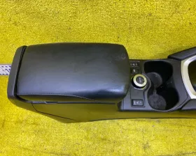 Бардачок между сиденьями NISSAN