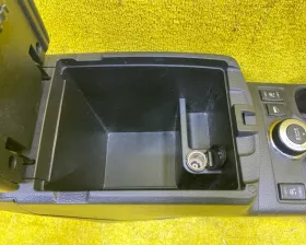 Бардачок между сиденьями NISSAN