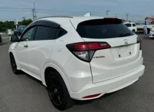 Решетка радиатора HONDA VEZEL 2014/Цвет NH788P 71120T7B000 RU3/RU4/RU1/RU2 LEB, передняя