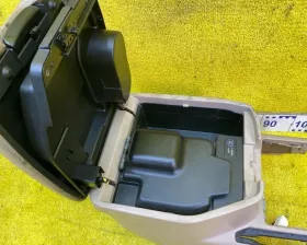 Бардачок между сиденьями TOYOTA