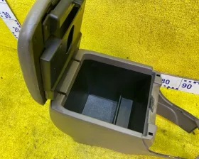 Бардачок между сиденьями TOYOTA
