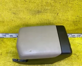 Бардачок между сиденьями Toyota