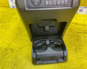 Бардачок между сиденьями Toyota