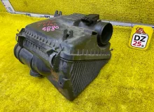 Корпус воздушного фильтра TOYOTA LAND CRUISER PRADO/HILUX SURF 2004 1770062140 VZJ120W/VZJ120/VZJ121W/VZJ121/VZJ125W/VZJ125/VZN210W/VZN210/VZN215W/VZN215 5VZFE, передний