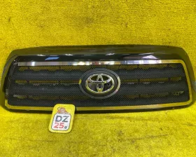 Решетка радиатора Toyota