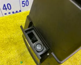 Бардачок между сиденьями BMW