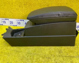 Бардачок между сиденьями BMW