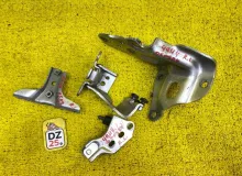 Ролик раздвижной двери TOYOTA VOXY/NOAH/ESQUIRE 2014/Цвет 1F7 6833628090 ZRR85W/ZRR85G/ZRR85/ZRR80G/ZRR80/ZRR80W/ZWR80/ZWR80G/ZWR80W 3ZRFAE, задний левый