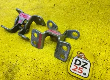 Петли двери багажника LEXUS/TOYOTA LAND CRUISER PRADO/FJ CRUISER/GX400/GX460/GX470 2004 6880160050 UZJ120L/GSJ10L/GSJ15L/GRJ120W/GRJ120/GRJ121W/GRJ125W/VZJ120W/VZJ121W/VZJ125W/KDJ120W/KDJ121W/KDJ125W/LJ120/LJ125/RZJ120W/RZJ125W/TRJ120W/TRJ125W/GDJ150W/GDJ