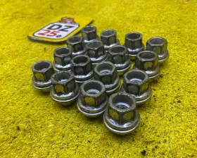 Гайка на колесо TOYOTA