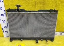 Радиатор основной TOYOTA VOXY/NOAH/ESQUIRE 2014/Цвет 1F7 1640037280 ZRR85W/ZRR85G/ZRR85/ZRR80G/ZRR80/ZRR80W/ZWR80/ZWR80G/ZWR80W 3ZRFAE, передний