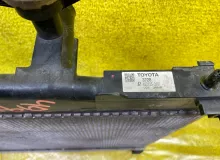Радиатор основной TOYOTA VOXY/NOAH/ESQUIRE 2014/Цвет 070 1640037280 ZWR80/ZWR80G/ZWR80W/ZRR80G/ZRR80W/ZRR80/ZRR85G/ZRR85W/ZRR85 2ZRFXE, передний