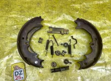 Механизм стояночного тормоза TOYOTA LAND CRUISER PRADO 2004/Цвет 070 VZJ121/VZJ120W/VZJ120/VZJ121W/VZJ125W/VZJ125/GRJ120W/GRJ120/GRJ121W/GRJ121/GRJ125W/KDJ125/LJ120/LJ125/RZJ120W/25W/KDJ120W/KDJ120/KDJ121W/KDJ121/RZJ120/RZJ125W/RZJ125/TRJ120W/TRJ120/TRJ12