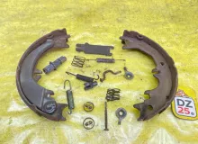 Механизм стояночного тормоза TOYOTA LAND CRUISER PRADO 2004/Цвет 070 VZJ121/VZJ120W/VZJ120/VZJ121W/VZJ125W/VZJ125/GRJ120W/GRJ120/GRJ121W/GRJ121/GRJ125W/KDJ125/LJ120/LJ125/RZJ120W/25W/KDJ120W/KDJ120/KDJ121W/KDJ121/RZJ120/RZJ125W/RZJ125/TRJ120W/TRJ120/TRJ12