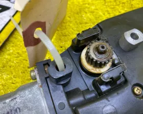 Мотор люка Nissan