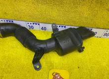 Воздухозаборник TOYOTA TUNDRA 2007 178820P030 GSK50L/GSK51L 1GRFE, передний