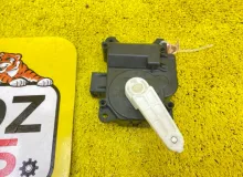 Сервопривод заслонок печки INFINITI Q70/M25/M35/M37/M56 2016 0638001890 Y51 VQ37VHR, передний