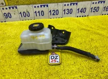 Бачок для тормозной жидкости LEXUS RX300/RX200T 2015-2023 4722048260 AGL20W/AGL20L/AGL20R/AGL25W/AGL25L/AGL25R 8ARFTS, передний
