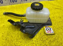 Бачок для тормозной жидкости LEXUS RX300/RX200T 2015-2023 4722048260 AGL20W/AGL20L/AGL20R/AGL25W/AGL25L/AGL25R 8ARFTS, передний