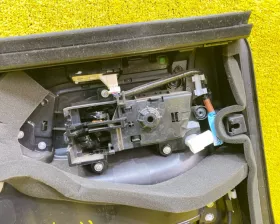 Обшивка дверей Toyota