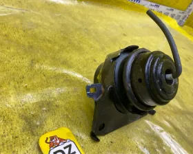 Подушка двигателя Toyota