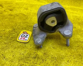 Подушка двигателя TOYOTA