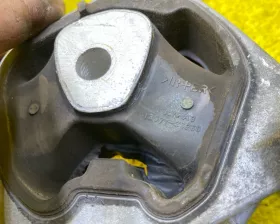 Подушка двигателя TOYOTA