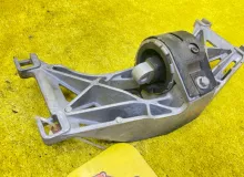 Подушка коробки передач JAGUAR XJ 2013 AW936A026A X351/X350 508PN, передняя