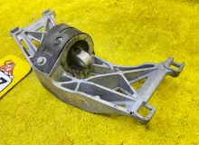 Подушка коробки передач JAGUAR XJ 2013 AW936A026A X351/X350 508PN, передняя
