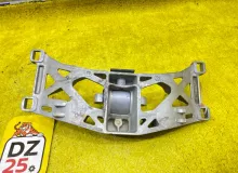 Подушка коробки передач JAGUAR XJ 2013 AW936A026A X351/X350 508PN, передняя