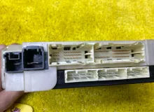 Блок предохранителей TOYOTA LAND CRUISER PRADO 2018/Цвет 202 8922160591 TRJ150W/TRJ150L/TRJ150/TRJ152/TRJ155/GDJ150W/GDJ150R/GDJ150L/GDJ150/GDJ151W/GDJ151/GDJ155L/GDJ155R/GDJ155/GRJ150W/GRJ150L/GRJ150/GRJ151W/GRJ151/GRJ152/KDJ150/KDJ150L/KDJ155 2TRFE, пер