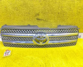 Решетка радиатора Toyota