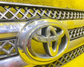 Решетка радиатора Toyota