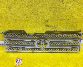 Решетка радиатора Toyota