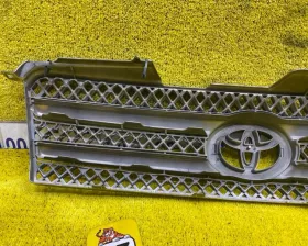 Решетка радиатора Toyota