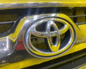 Решетка радиатора Toyota