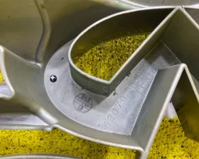 Решетка радиатора Nissan