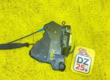 Замок двери LEXUS GX470/4RUNNER 2006 6903033261 UZJ120L/UZN210/UZN215/RZN215W/GRN215W/GRN210/TRN215W/KDN215W/VZN215W 2UZFE, передний правый