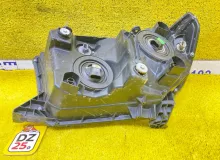 Фара TOYOTA SEQUOIA/TUNDRA 2007 811100C051 UCK50/UCK51/UCK52/UCK55/UCK56/UCK57/USK51L/USK50L/USK52L/USK55L/USK56L/USK57L/GSK50/GSK51/GSK52/UPK50/UPK51/UPK52/UPK55/UPK56/UPK57 2UZFE, передняя правая