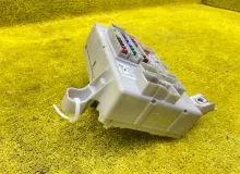 Блок предохранителей салон TOYOTA 4RUNNER 2006 8273035041 UZN210/UZN215/RZN215W/GRN215W/GRN210/TRN215W/KDN215W/VZN215W 2UZFE, передний