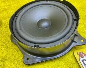 Динамик Mercedes-Benz